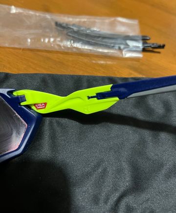 Used Oakley FLIGHT JACKET bike — image 7 of 7