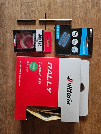 Used Corima aero+ Carbon Wheelset bike — image 7 of 7