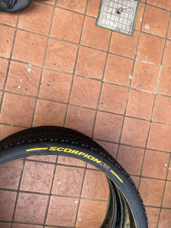 Used Pirelli Coperture 2.4 Tubeless Ready bike — image 6 of 7