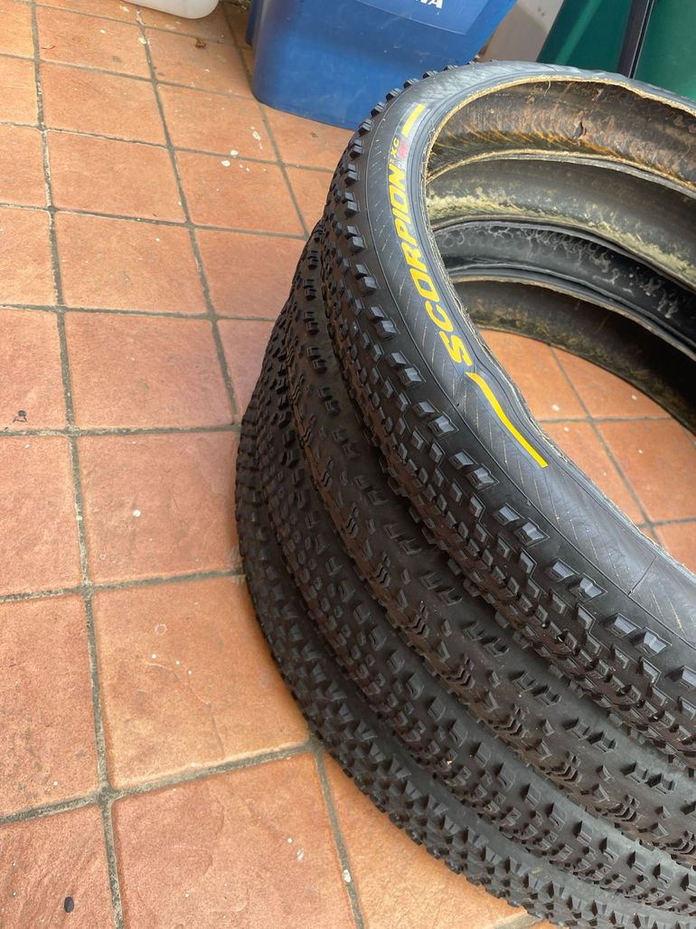 Used Pirelli Coperture 2.4 Tubeless Ready bike — image 1 of 7