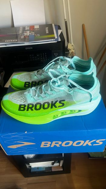Used Brooks Hyperion Elite 5 2026 bike — image 2 of 5