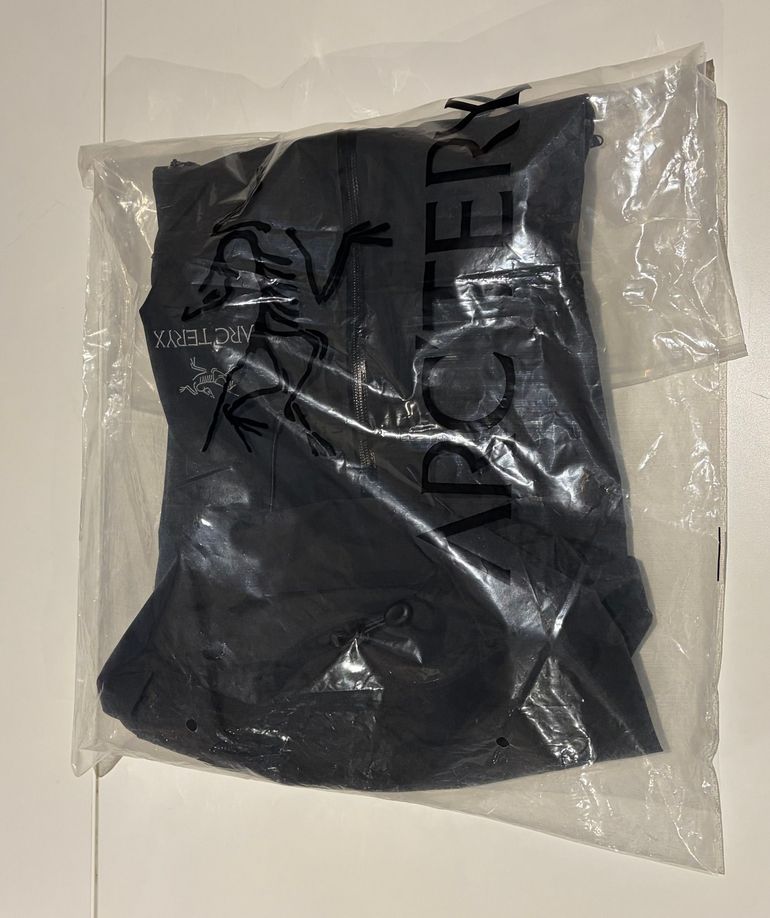 Used Arc’teryx Gore-Tex Bêta LT 2025 bike — image 9 of 9