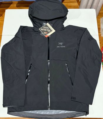 Used Arc’teryx Gore-Tex Bêta LT 2025 bike