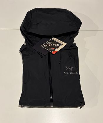 Used Arc’teryx Gore-Tex Bêta LT 2025 bike — image 8 of 9