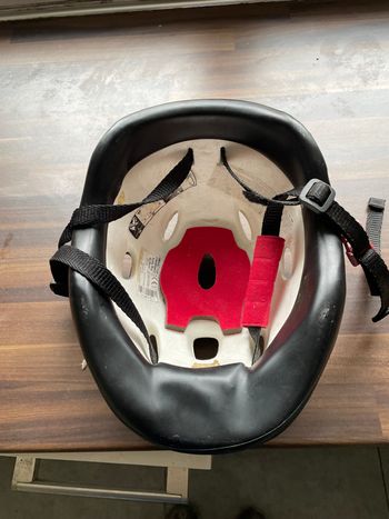 Used Decathlon Casque Velo Enfant bike — image 3 of 6
