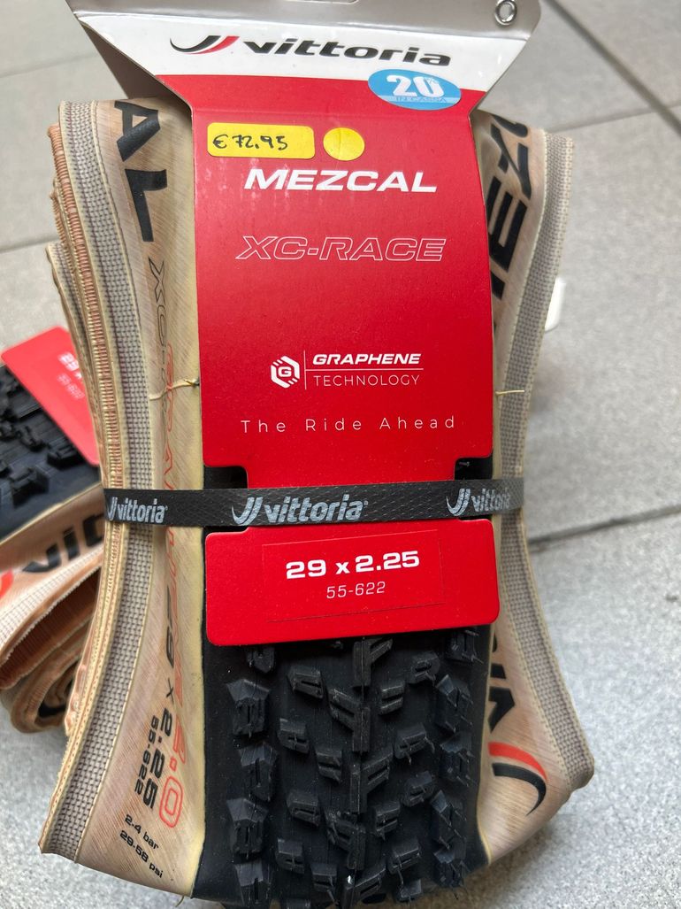 Used Vittoria Mezcal XC Race 2025 bike — image 2 of 3