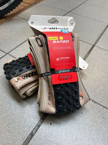 Vittoria Barzo XC Race 29x2.25 2025 Tyres & Tubes usato