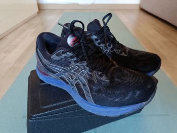 Used Asics Gel Cumulus 23 Goretex bike — image 2 of 3
