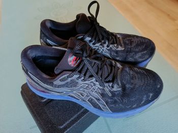 Used Asics Gel Cumulus 23 Goretex bike — image 1 of 3