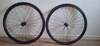 Used Shimano WH-RS171-CL 700C bike
