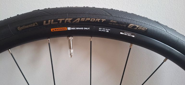 Used Shimano WH-RS171-CL 700C bike — image 3 of 3