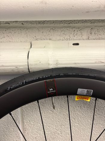 Used Reserve 40/44 Wheelset 2025 bike — image 4 of 9