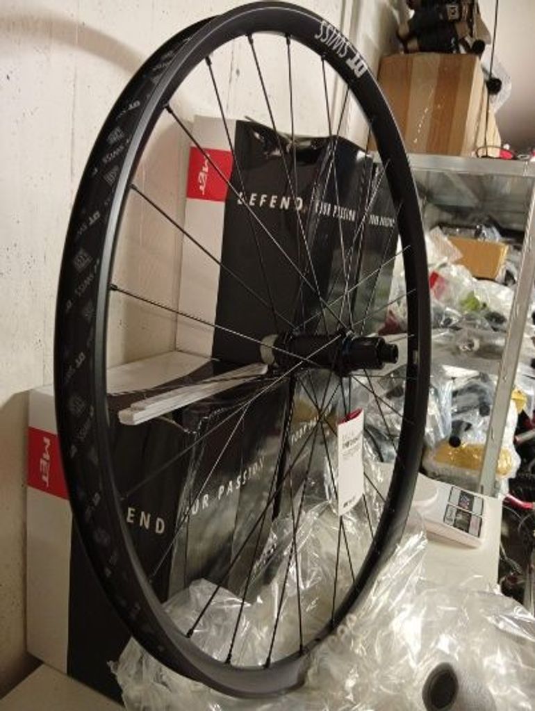Used Dt Swiss h1900 bike — image 10 of 11