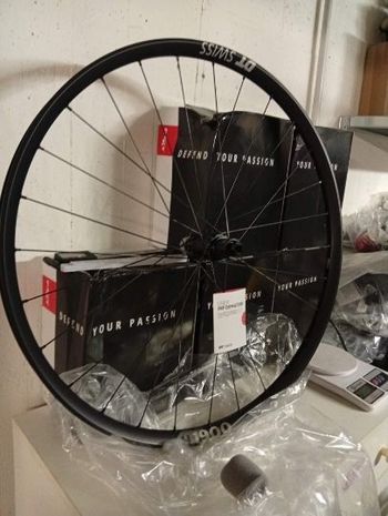 Used Dt Swiss h1900 bike — image 8 of 11