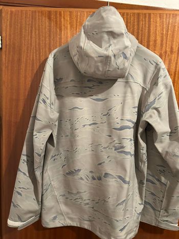 Used Burton AK Pitch Softshell Jacket Taglia L bike — image 2 of 6