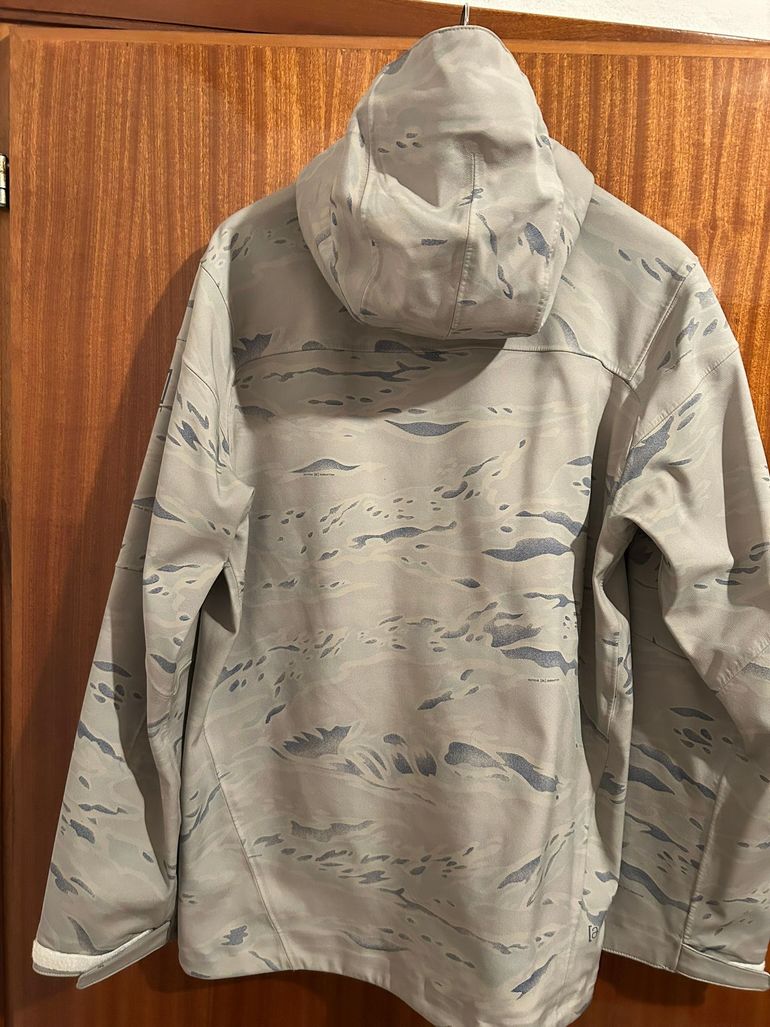 Used Burton AK Pitch Softshell Jacket Taglia L bike — image 2 of 6