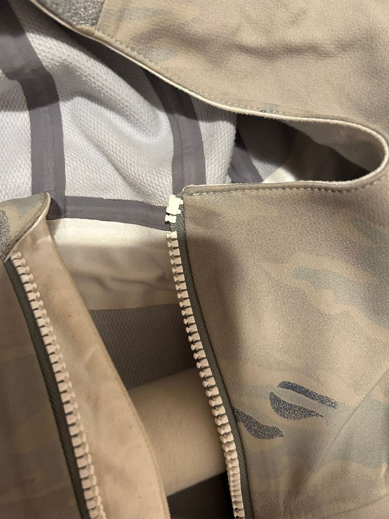 Used Burton AK Pitch Softshell Jacket Taglia L bike — image 5 of 6