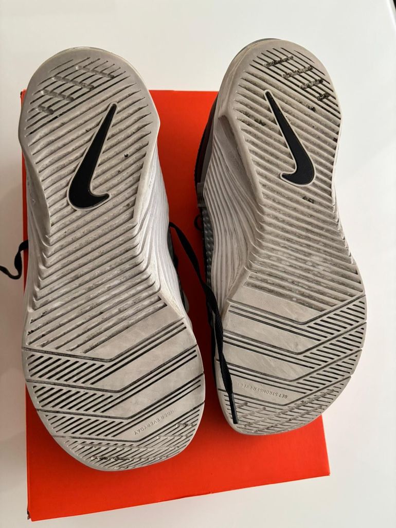 Used Nike Metcon 6 Training Shoes bike — image 6 of 6