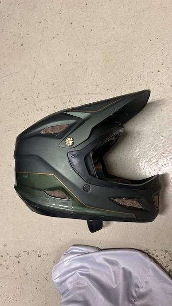 Used Giro Disciple Mips bike — image 1 of 6
