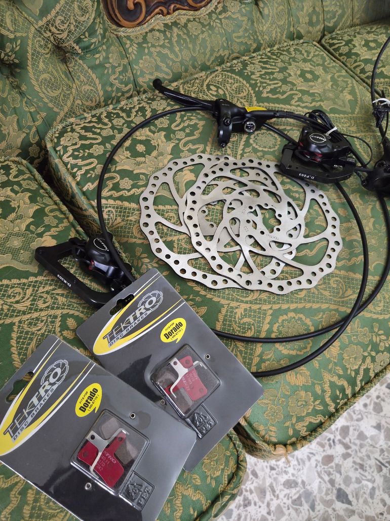 Used Tektro DORADO HD-E710 bike — image 1 of 7