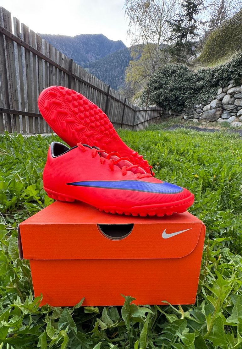 Used Nike Mercurial Victory V TF bike — image 2 of 5