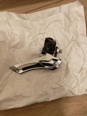 Gebrauchtes Shimano 105 Front Derailleur 2024 Drivetrain & Pedals
