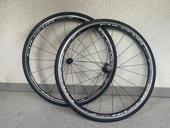 Fulcrum, Racing 7 LG Laufradsatz mit Bontrager R2 Reifen 28mm