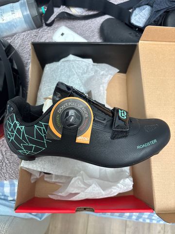 Použité GES Cycling shoes Chaussures de vélo GES roadster Cycling Shoes