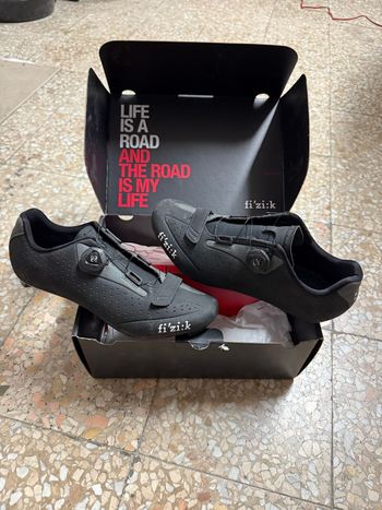 Used Fizik R5 2023 bike — image 1 of 5