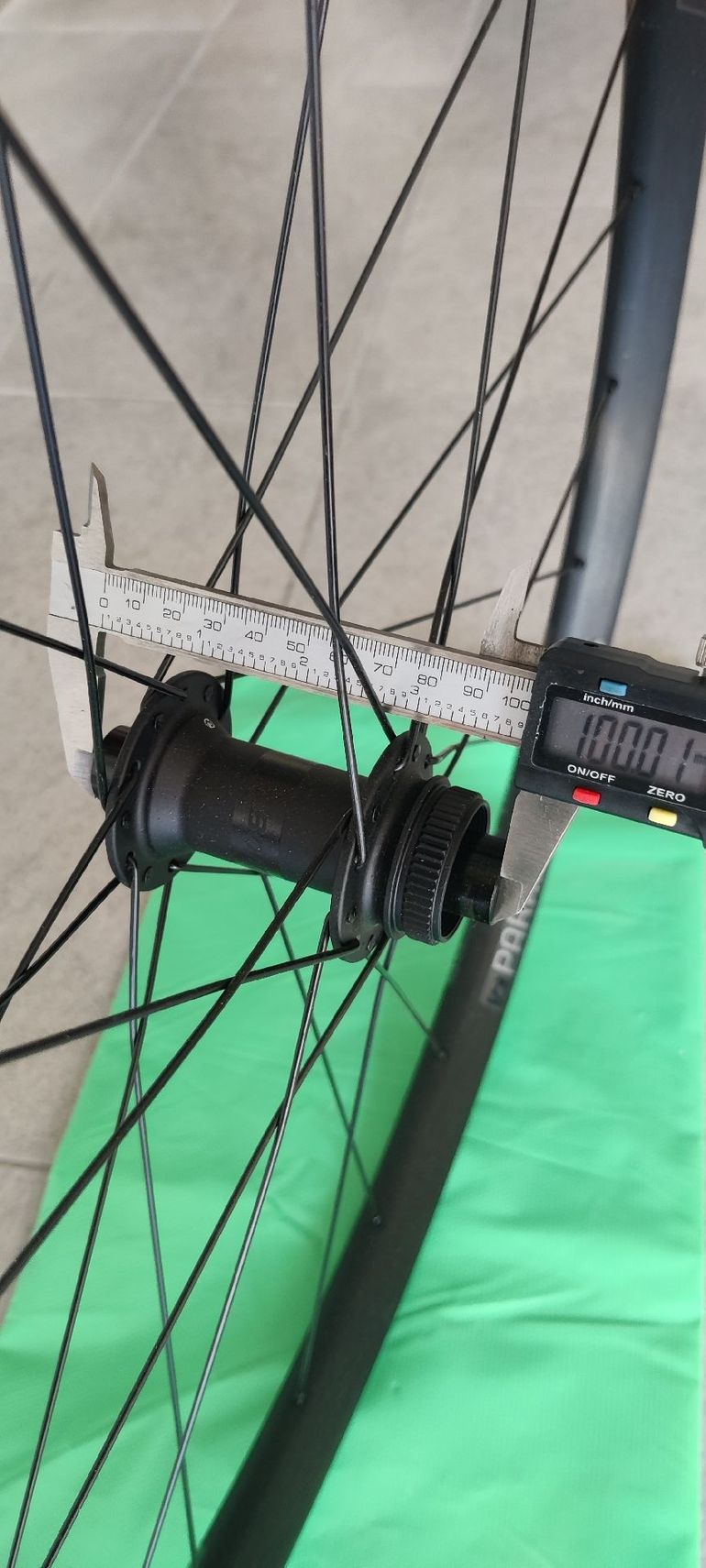 Used Bontrager Paradigm Comp 25 TLR Boost Disc Road Wheel 2025 bike — image 9 of 9