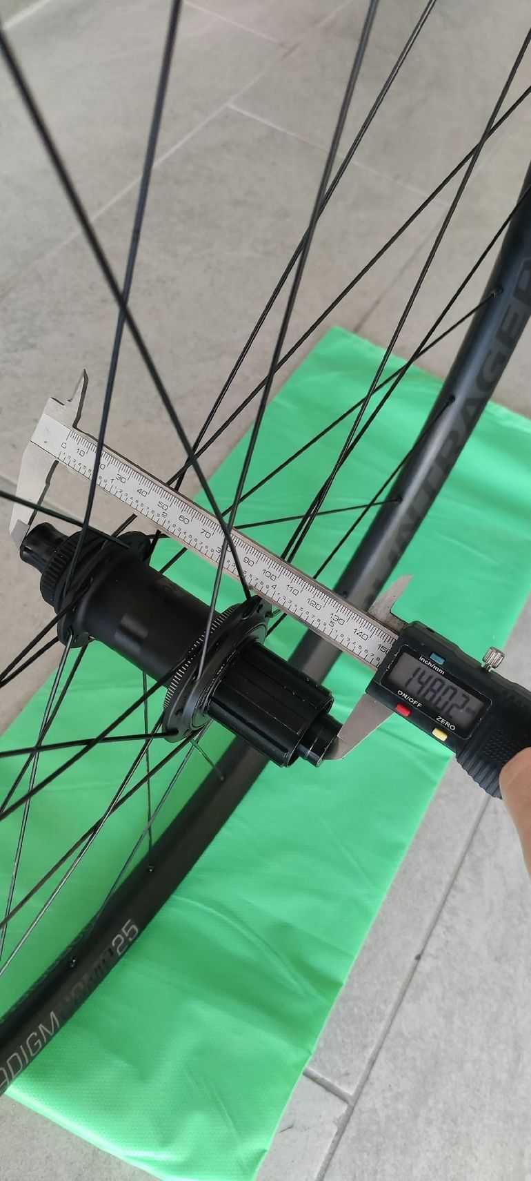 Used Bontrager Paradigm Comp 25 TLR Boost Disc Road Wheel 2025 bike — image 8 of 9