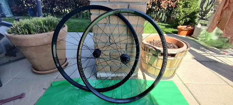 Used Bontrager Paradigm Comp 25 TLR Boost Disc Road Wheel 2025 Wheels