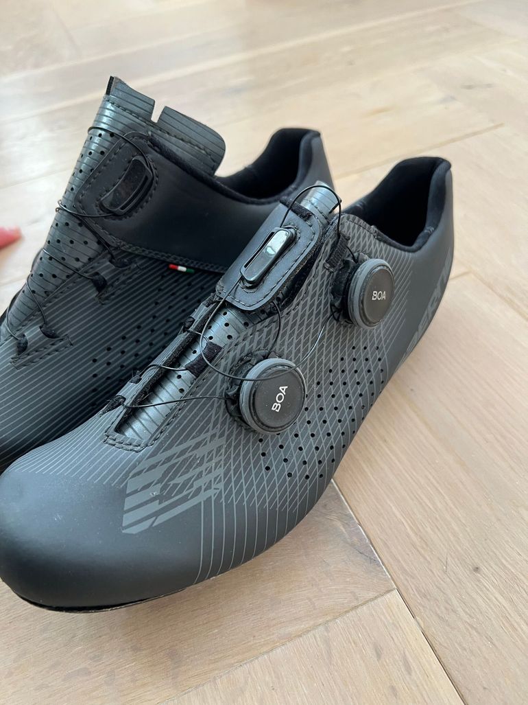 Used GEARNE Carbon G-Fuga 2025 bike — image 21 of 38