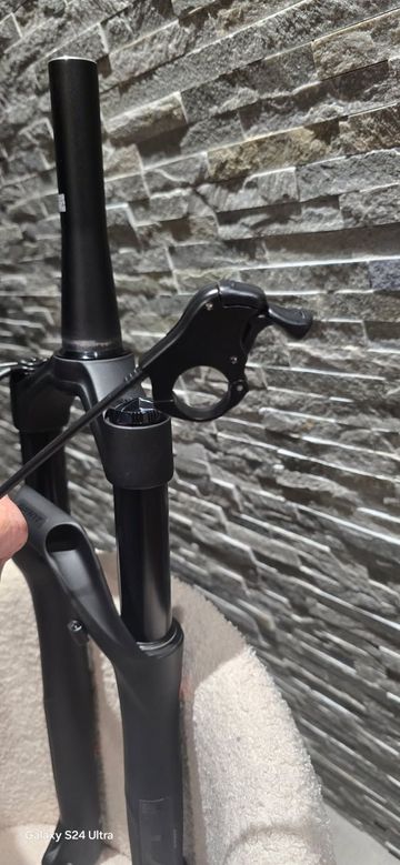 Giant Crest 34 RRL 100mm 15x110 Remote Lockout Fork usato