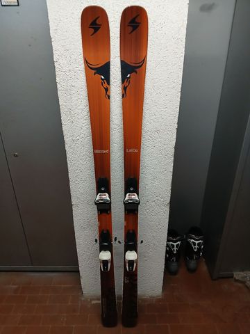 Used Blizzard Latigo Skis Skiing & Skitouring