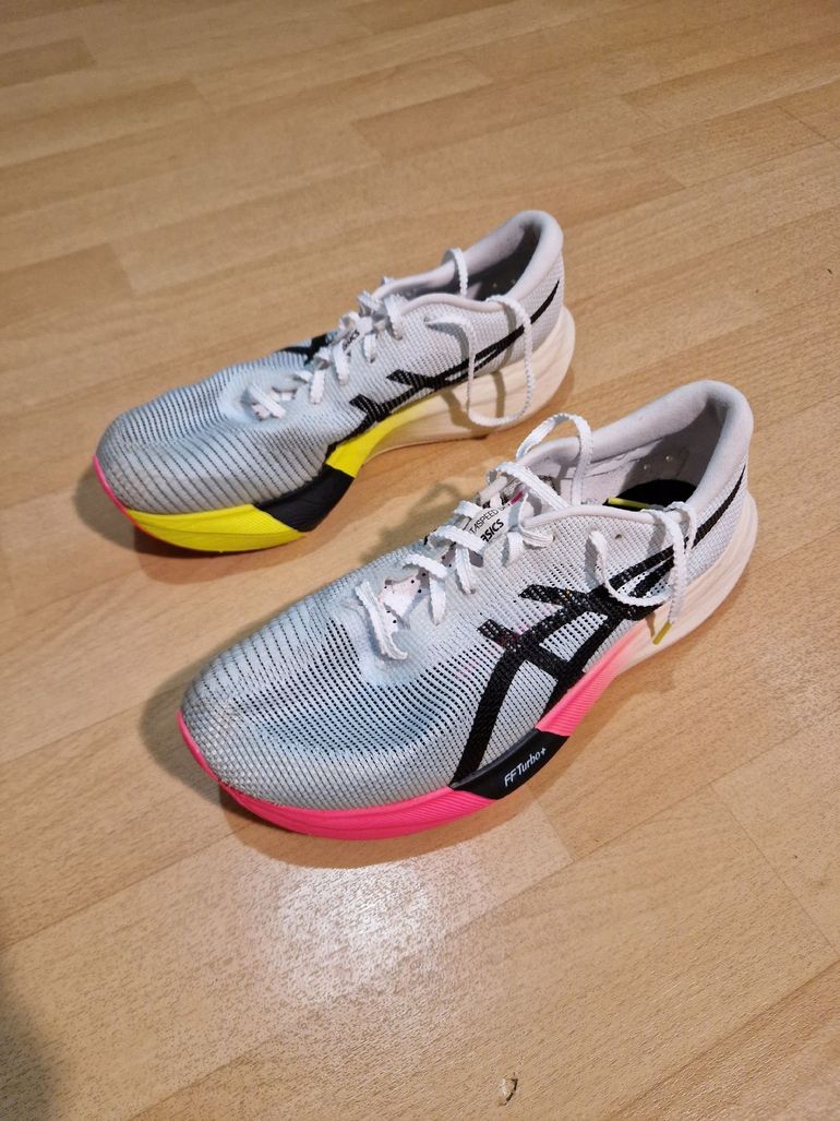 Used Asics Metaspeed Sky Paris bike — image 1 of 7