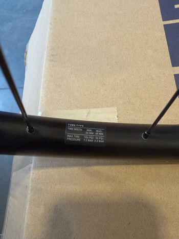 Used Dt Swiss Roda Traseira Ratchet 148mm bike — image 3 of 5