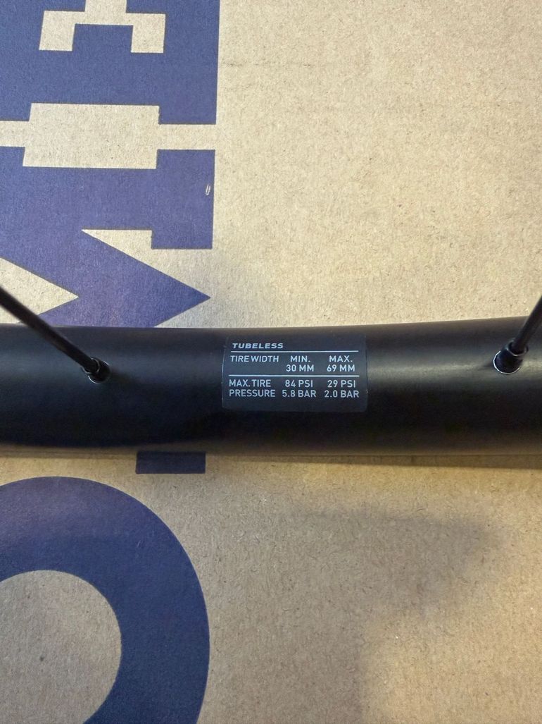 Used Dt Swiss Roda Traseira Ratchet 148mm bike — image 4 of 5