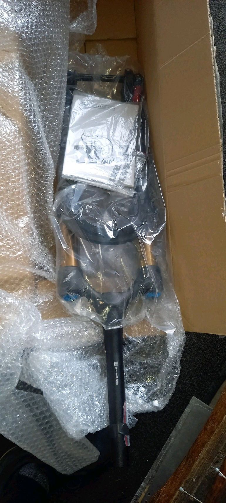 Used Fox 38 Factory FIT4 170MM E-BIKE 2023 bike — image 8 of 8