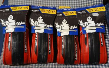 Tweedehands Michelin Copertoni Tyres & Tubes