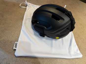 POC, casco corsa e gravel OMNE MIPS
