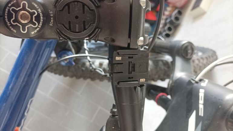 Used Cateye Velo 8 bike — image 2 of 2