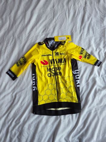 Used Yellow Bee Fem van Empel short sleeves jersey 2025 bike — image 1 of 5
