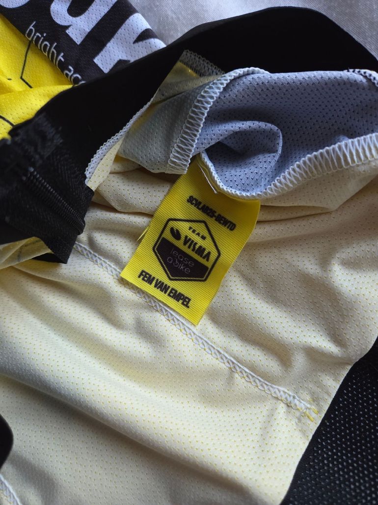 Used Yellow Bee Fem van Empel short sleeves jersey 2025 bike — image 3 of 5