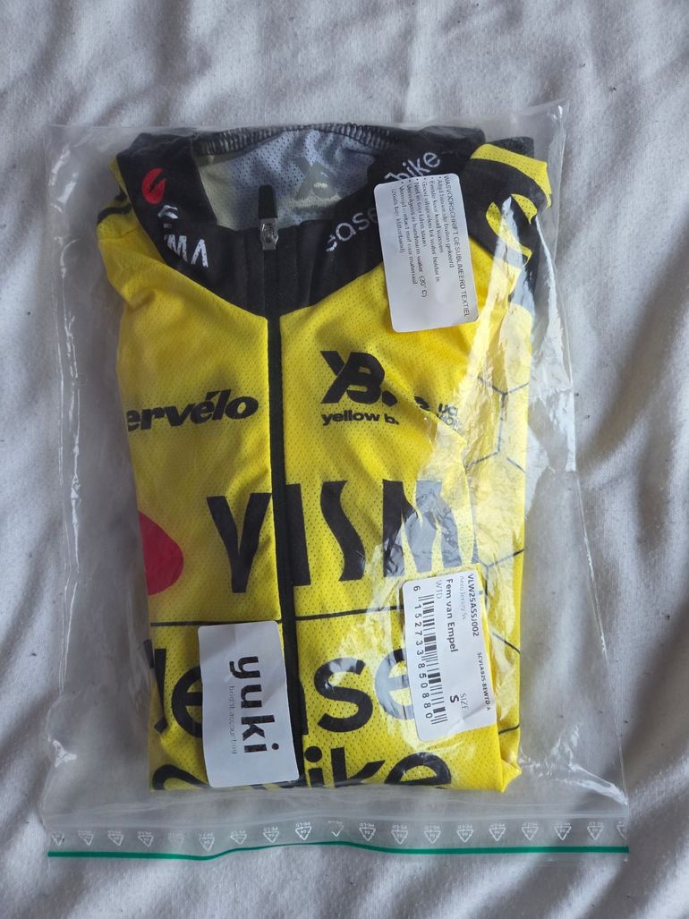 Used Yellow Bee Fem van Empel short sleeves jersey 2025 bike — image 5 of 5