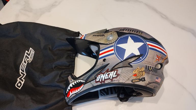 Used O’Neill casco integrale 2021 bike — image 3 of 4
