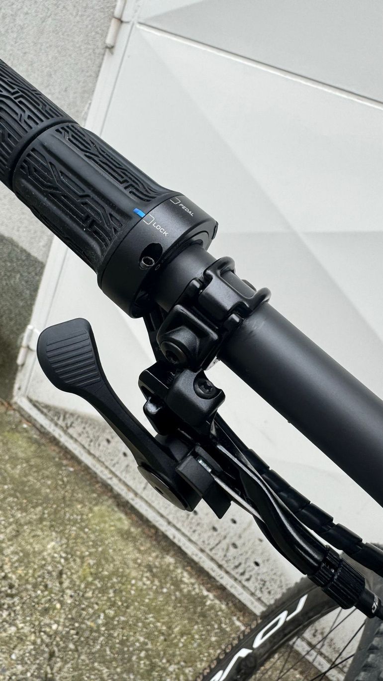 X-Fusion Manic Dropper Post 2025