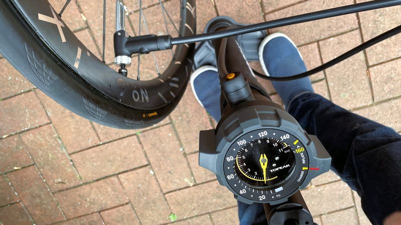 Used Topeak Joeblow Booster bike — image 4 of 4