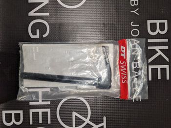 Used Dt Swiss Eje Pasante RWS ROAD bike — image 8 of 9