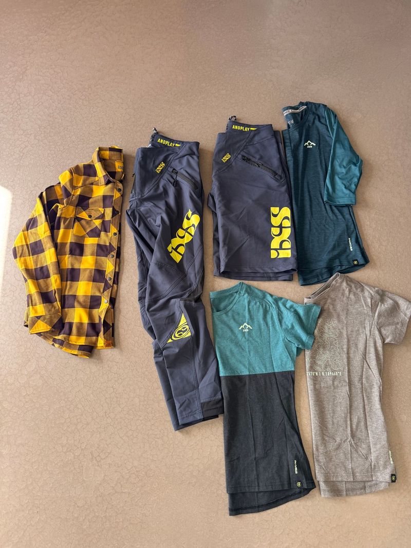 Used Ixs clothing package bike — image 1 of 4